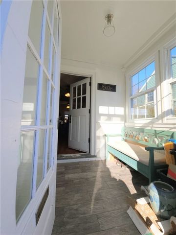 73 Old Fort Road, Newport, RI 02840