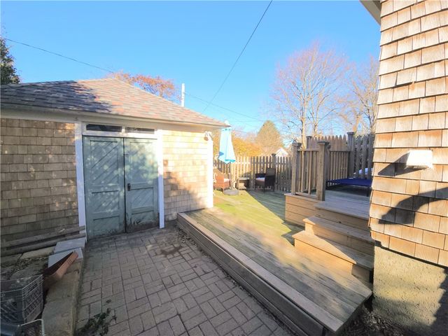 73 Old Fort Road, Newport, RI 02840