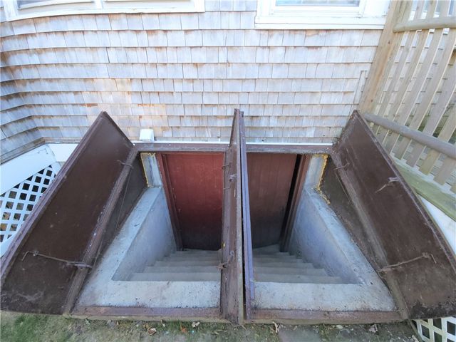 73 Old Fort Road, Newport, RI 02840