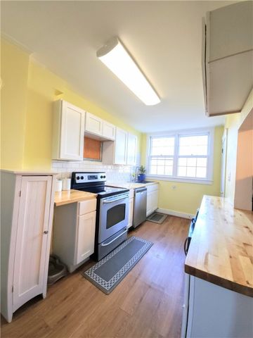 73 Old Fort Road, Newport, RI 02840