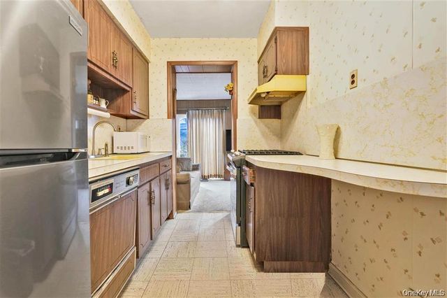 84-92A Austin Street, Kew Gardens, NY 11415