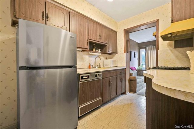 84-92A Austin Street, Kew Gardens, NY 11415