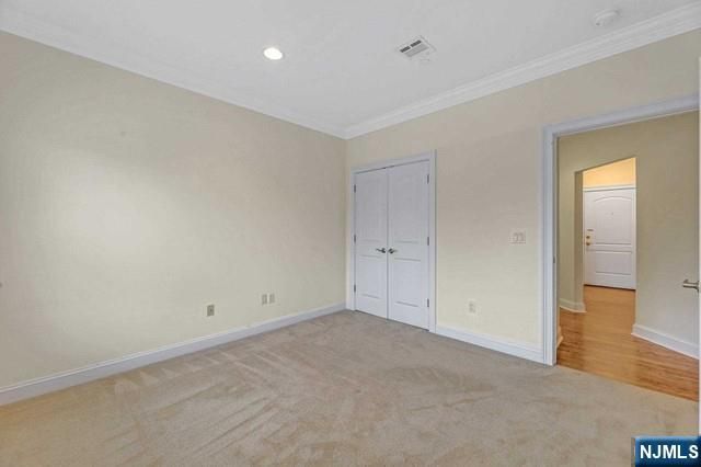 5 Tenakill Park 212, Cresskill, NJ 07626