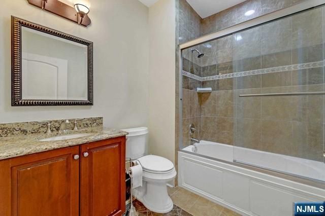 5 Tenakill Park 212, Cresskill, NJ 07626