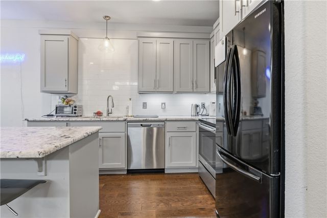 1997 S Florida Way, Fayetteville, AR 72701