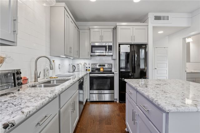 1997 S Florida Way, Fayetteville, AR 72701