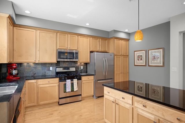 11343 Stratton Avenue 214, Eden Prairie, MN 55344