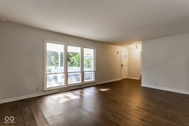 9514 Haverstick Road, Indianapolis, IN 46240