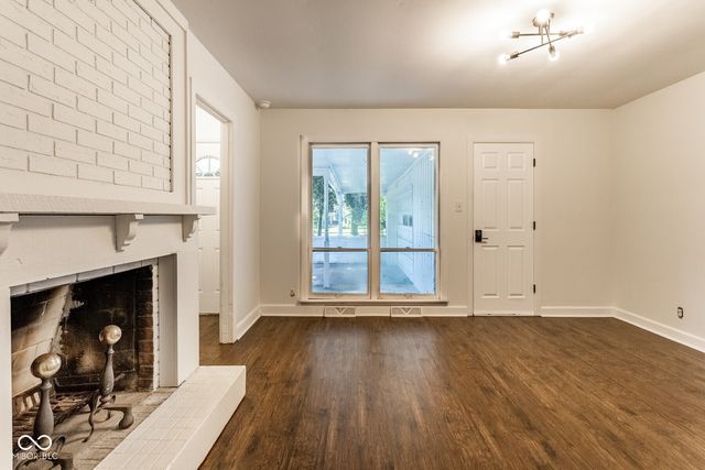 9514 Haverstick Road, Indianapolis, IN 46240
