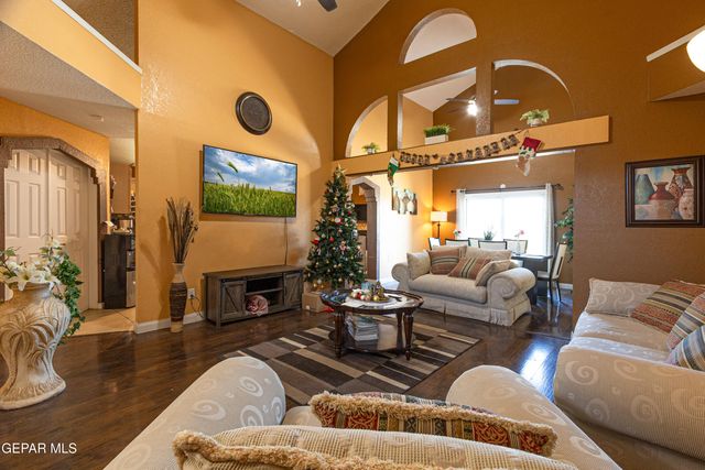 1123 NIGHT HAWK Drive, El Paso, TX 79912