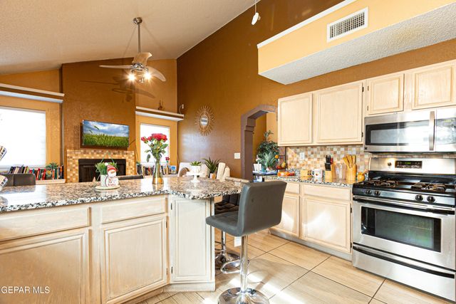 1123 NIGHT HAWK Drive, El Paso, TX 79912