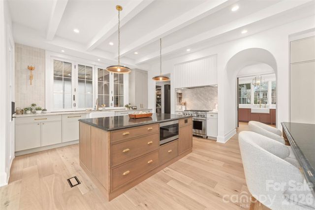 9119 Summer Club Road, Charlotte, NC 28277