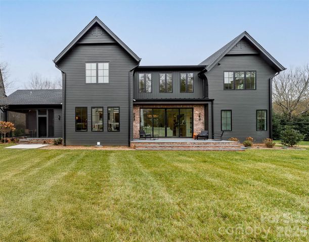 9119 Summer Club Road, Charlotte, NC 28277