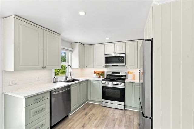 53 Buena Vista Avenue, Warwick, RI 02889