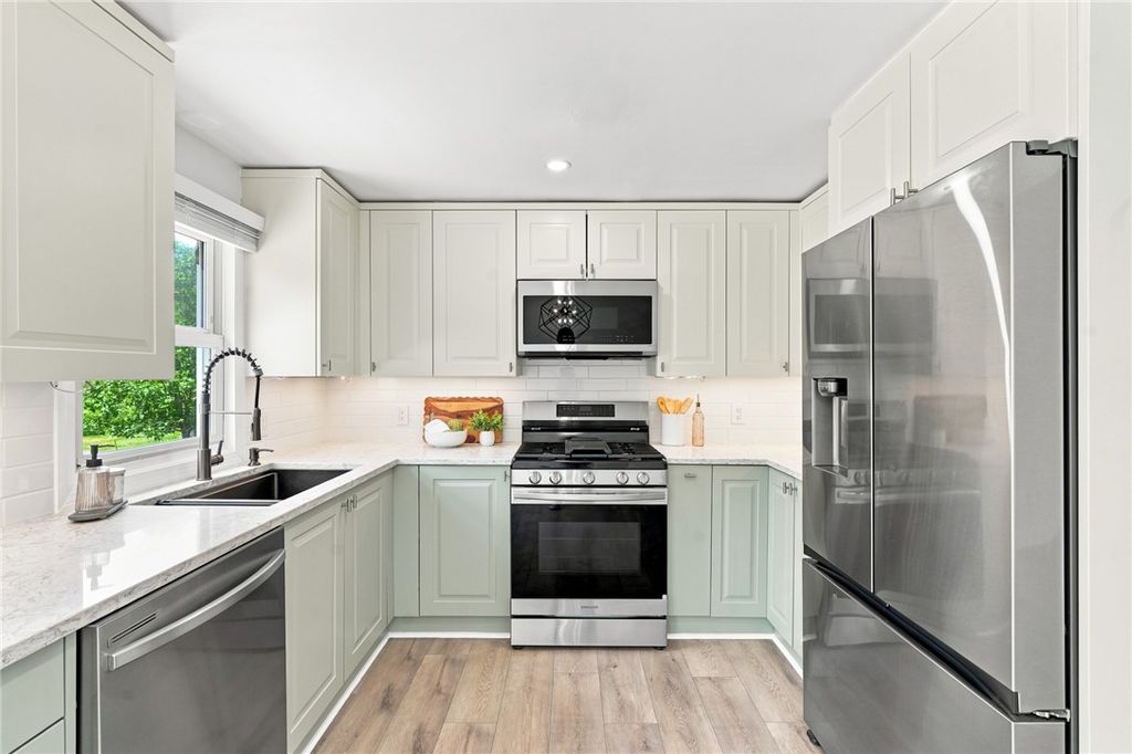 53 Buena Vista Avenue, Warwick, RI 02889