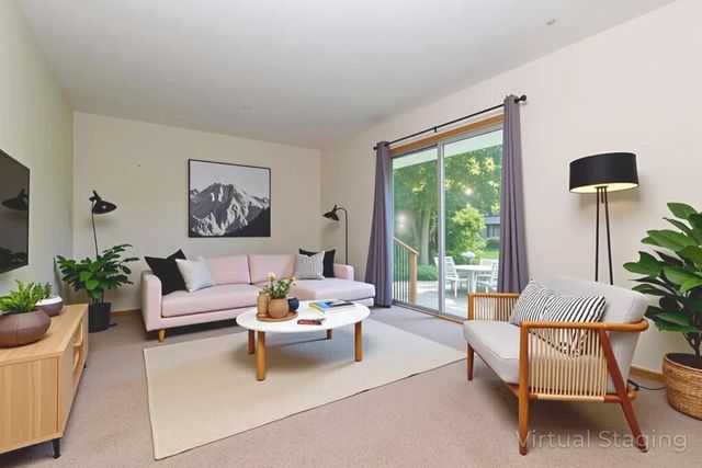 N10W23564 Robinhood COURT, Waukesha, WI 53188