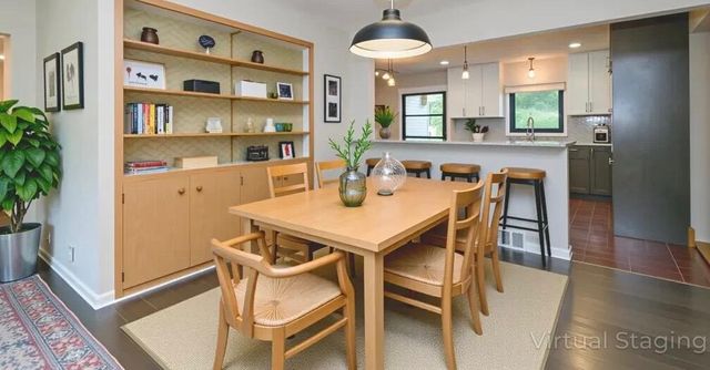 N10W23564 Robinhood COURT, Waukesha, WI 53188