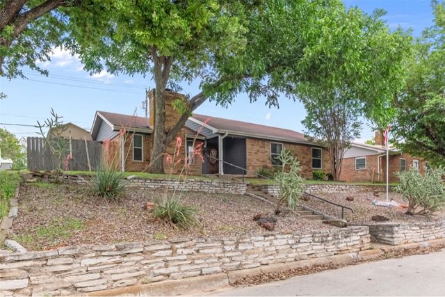 1205 S Rusk Street, Weatherford, TX 76086