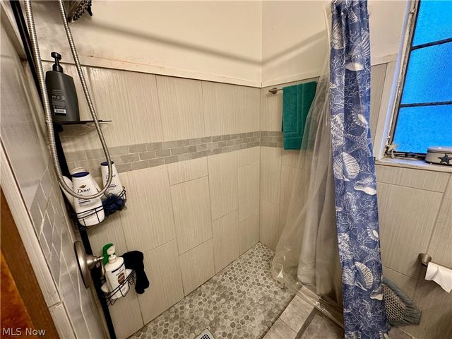 1166 E 176th Street, Cleveland, OH 44119
