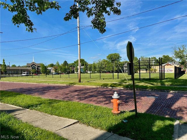 1166 E 176th Street, Cleveland, OH 44119