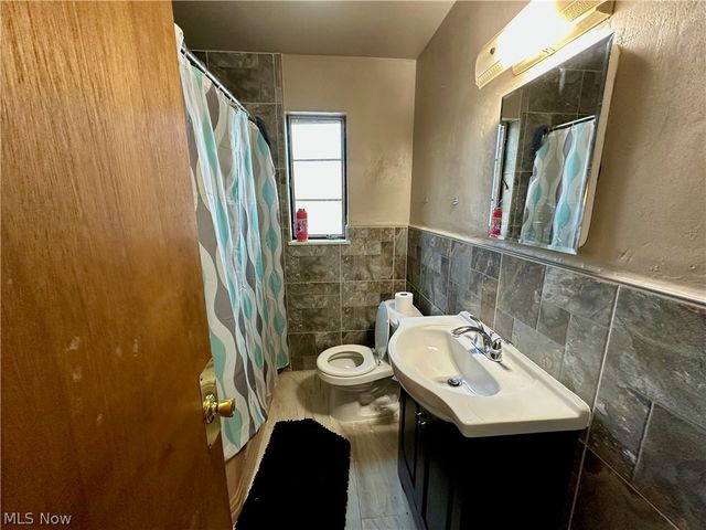 1166 E 176th Street, Cleveland, OH 44119