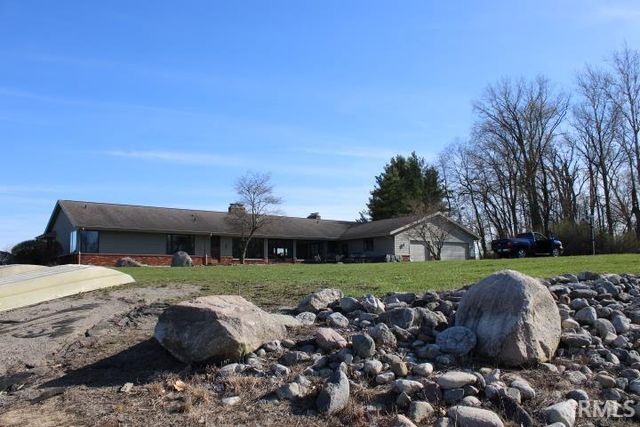 5933 Hoagland Road, Hoagland, IN 46745