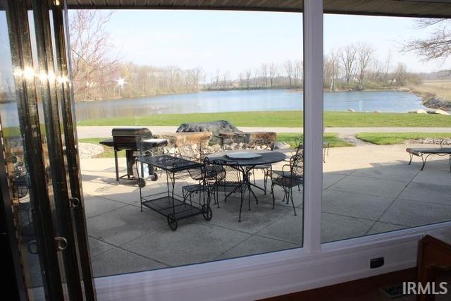 5933 Hoagland Road, Hoagland, IN 46745