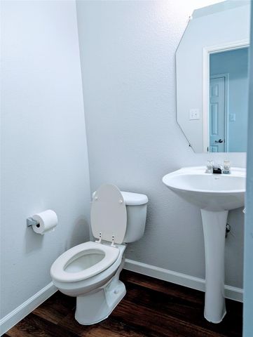 200 Inverness Drive, Lewisville, TX 75067