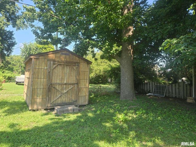 419 N 21ST Street, Herrin, IL 62948