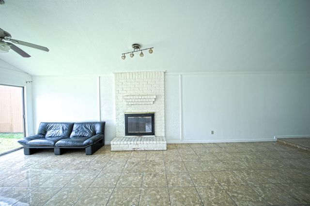 6411 Briar Glade Drive, Houston, TX 77072