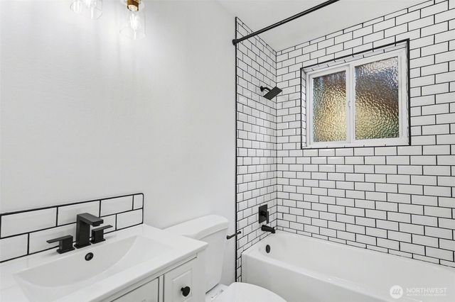 19309 65th Street E, Bonney Lake, WA 98391