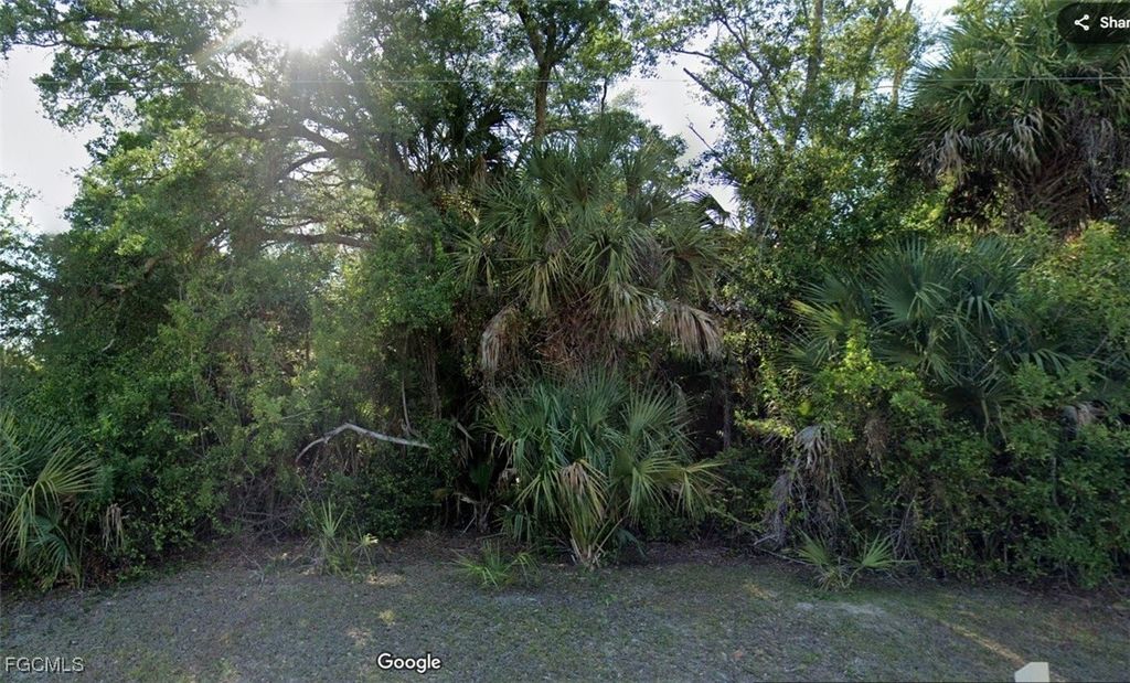 609 Edison AVE, Lehigh Acres, FL 33972