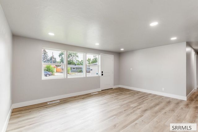 1087 Lovejoy Street, Idaho Falls, ID 83401