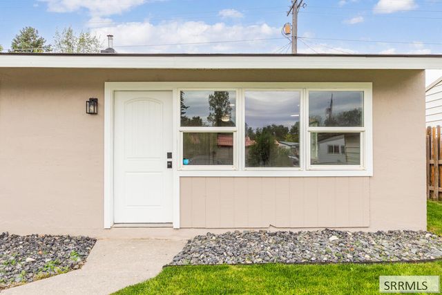 1087 Lovejoy Street, Idaho Falls, ID 83401
