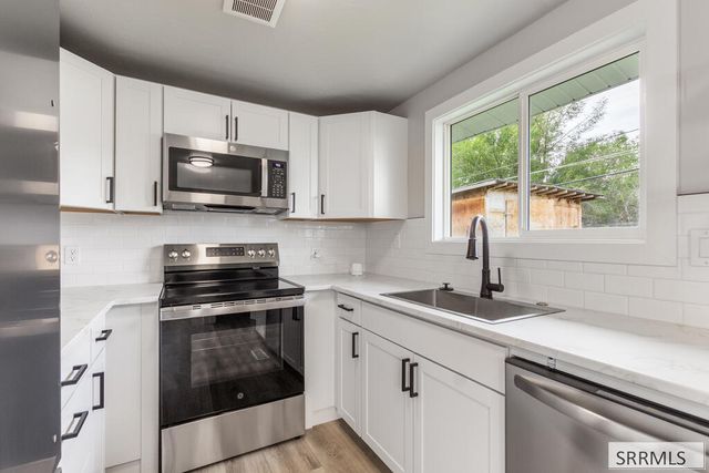 1087 Lovejoy Street, Idaho Falls, ID 83401