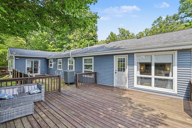 11628 S Lake Chapin Road, Berrien Twp, MI 49103