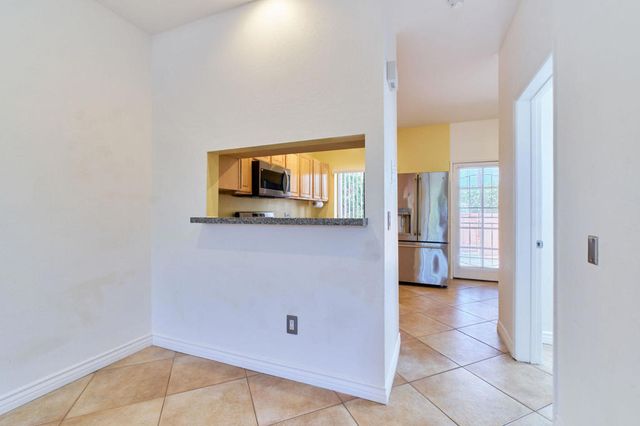 401 E Vista Chino 1, Palm Springs, CA 92262
