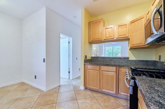 401 E Vista Chino 1, Palm Springs, CA 92262