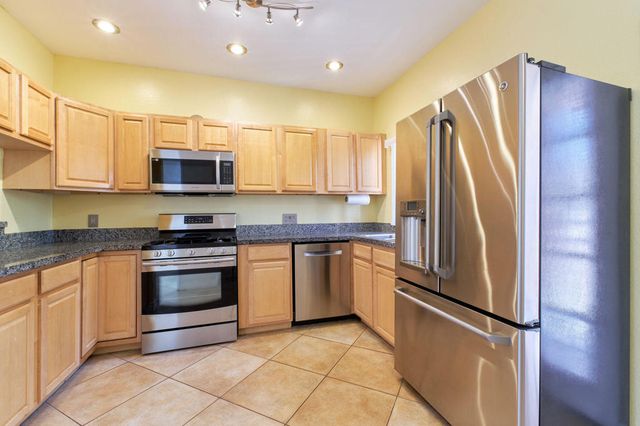 401 E Vista Chino 1, Palm Springs, CA 92262