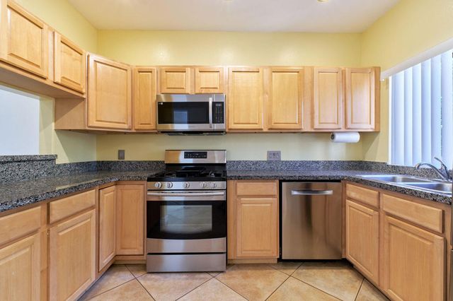 401 E Vista Chino 1, Palm Springs, CA 92262