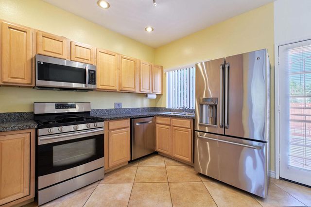 401 E Vista Chino 1, Palm Springs, CA 92262