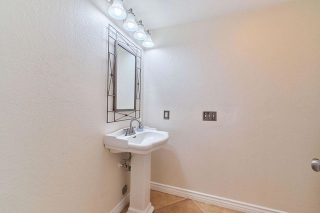 401 E Vista Chino 1, Palm Springs, CA 92262