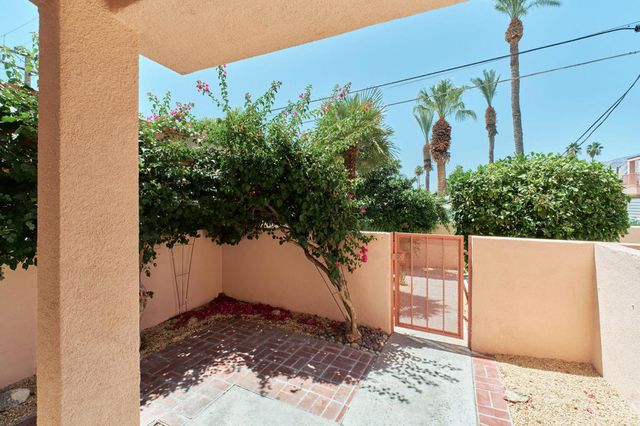 401 E Vista Chino 1, Palm Springs, CA 92262