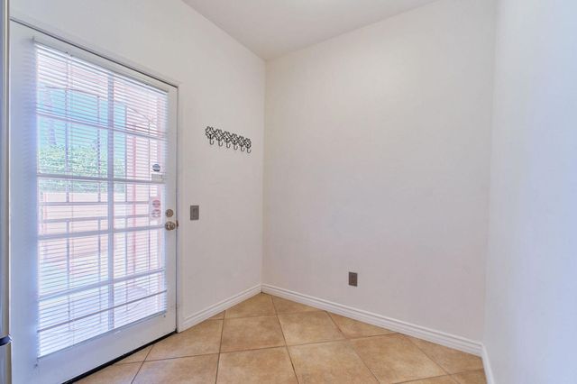 401 E Vista Chino 1, Palm Springs, CA 92262