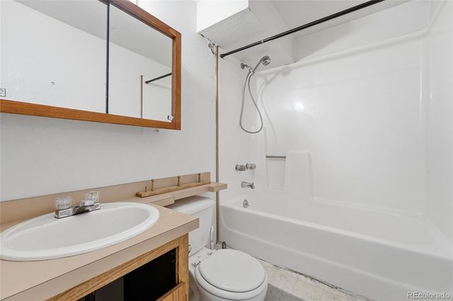 1933 Ensenada Court, Aurora, CO 80011