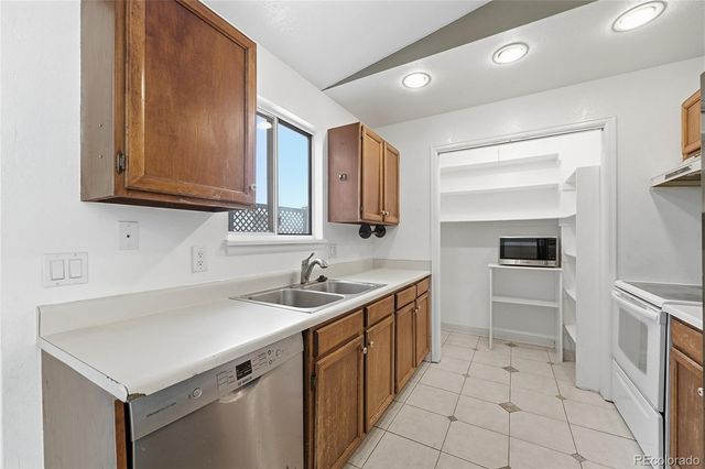 1933 Ensenada Court, Aurora, CO 80011