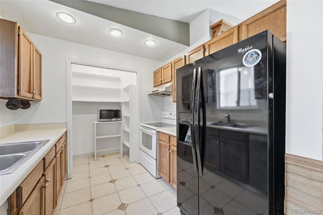 1933 Ensenada Court, Aurora, CO 80011