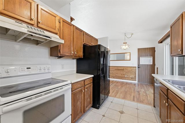 1933 Ensenada Court, Aurora, CO 80011