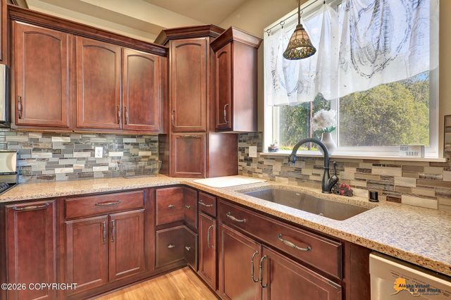 10775 E Meadowlark Circle, Palmer, AK 99645