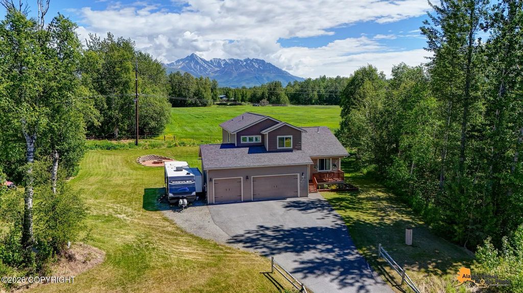 10775 E Meadowlark Circle, Palmer, AK 99645